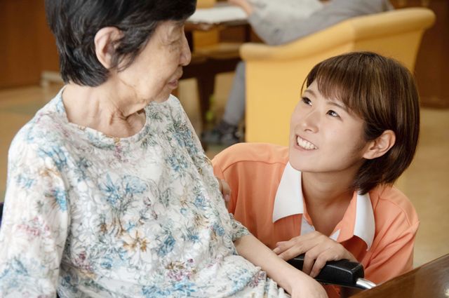 思いやりの心と確かな介護技術を＿